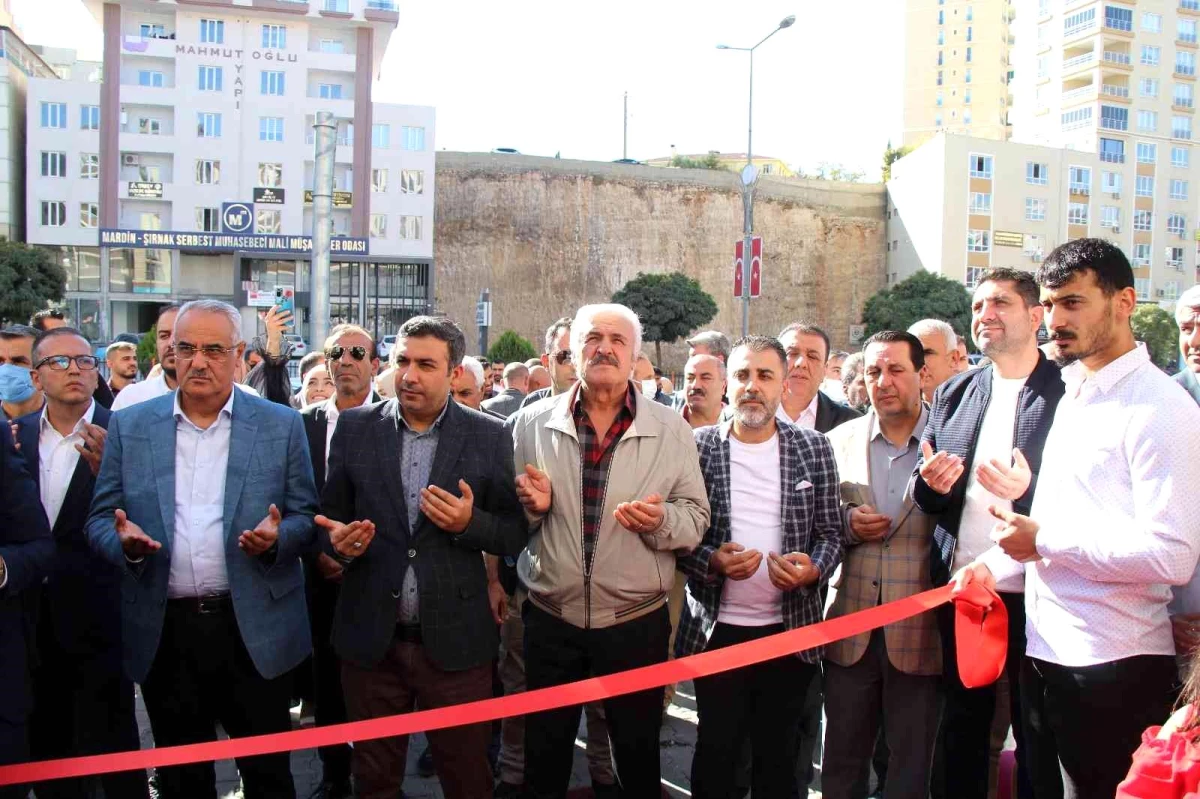 Mardin\'in en büyük mobilya mağazası açıldı