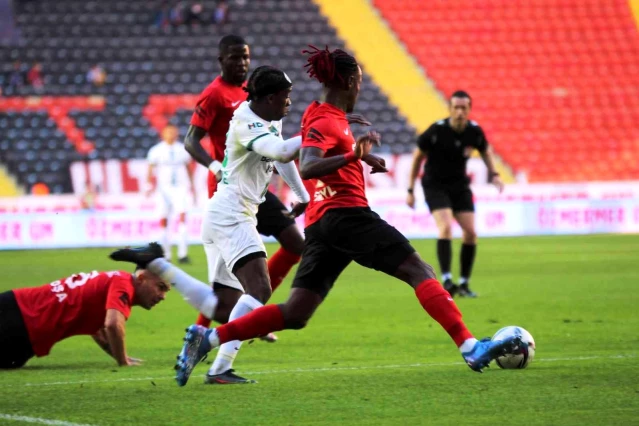 Süper Lig: Gaziantep FK: 0 Giresunspor: 0 (İlk yarı)