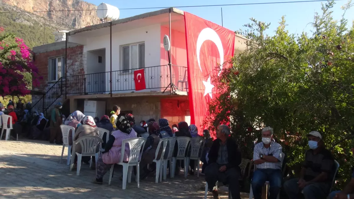 Son dakika haberleri! Trafik kazasında yaşamını yitiren polis memurunun cenazesi defnedildi