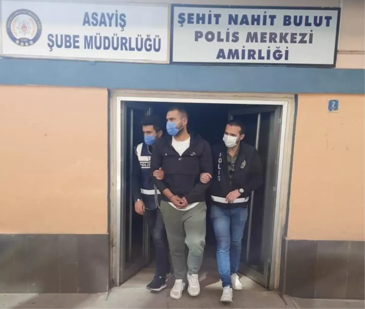 Tunceli\'deki cinayetle ilgili yakalanan zanlıların maktulün fotoğrafını çektiği belirlendi