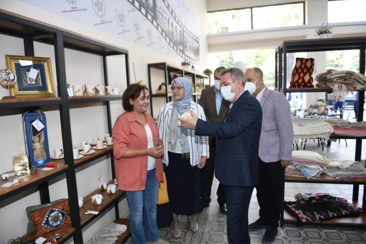 Adana Valisi Elban, el emeği ürünlerin satıldığı mağazayı ziyaret etti