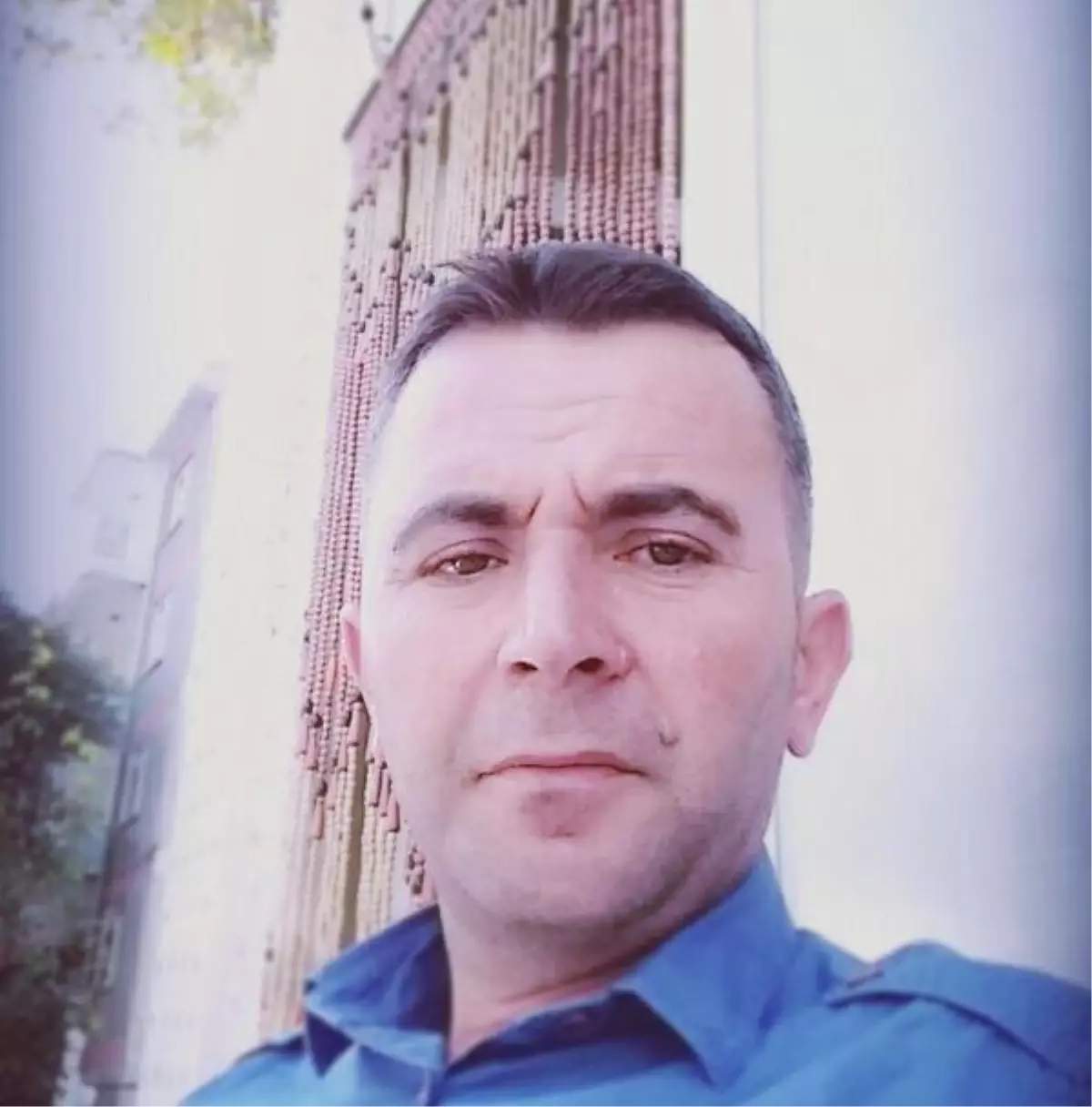 Anne ve babasının evindeki yangına müdahale ederken öldü