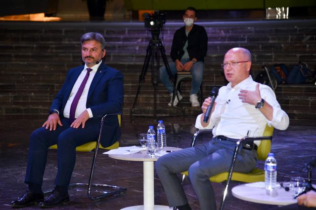 Başkan Gürkan, gençlerle dijital dünyayı konuştu