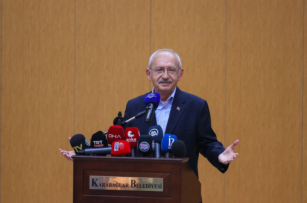 CHP Genel Başkanı Kılıçdaroğlu, İzmir\'de esnafa seslendi Açıklaması