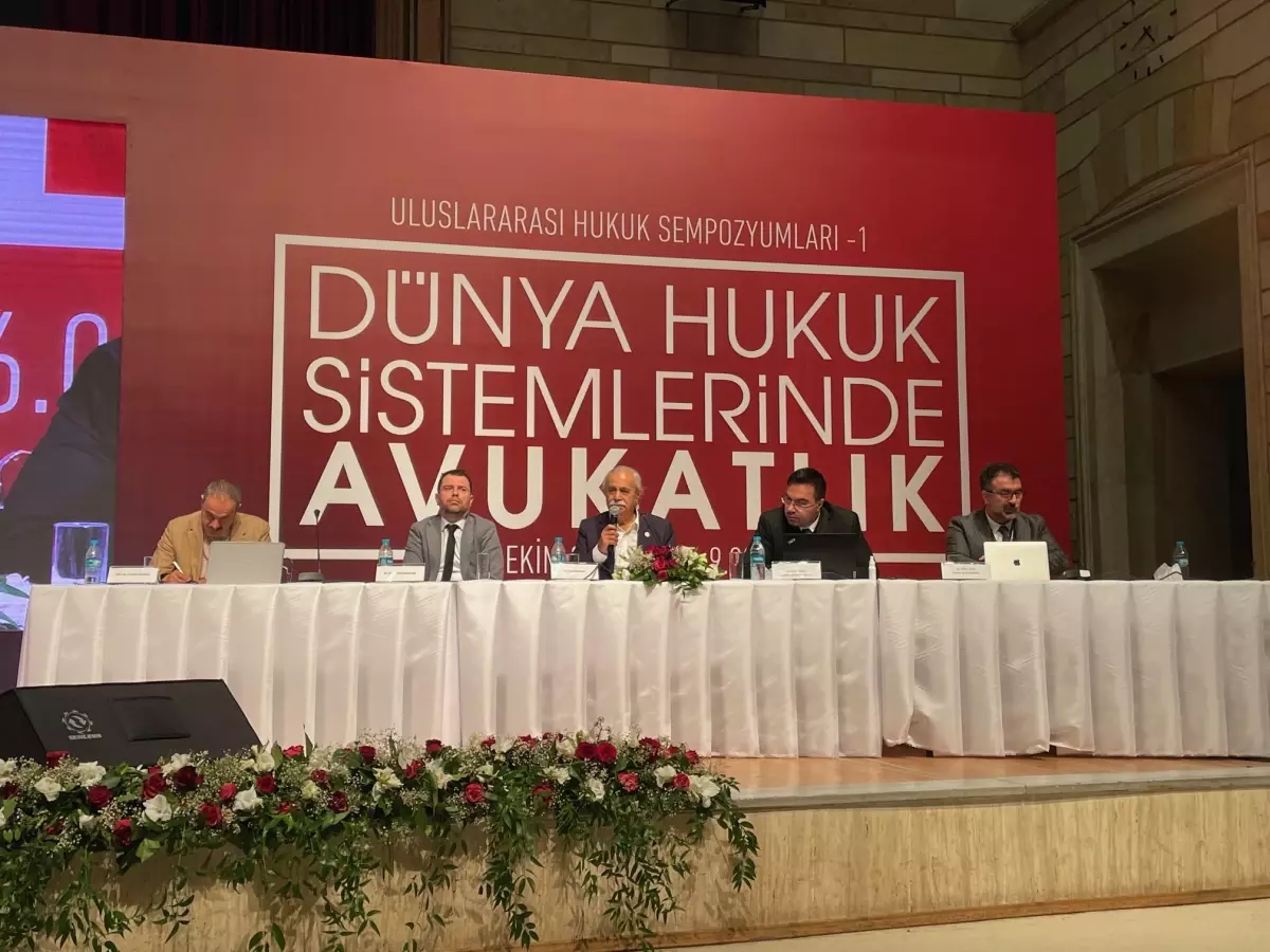 "Dünya Hukuk Sistemlerinde Avukatlık Sempozyumu" sona erdi