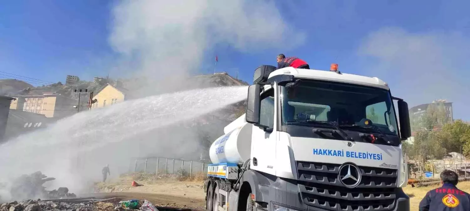 Hakkari\'de odunluk yangını