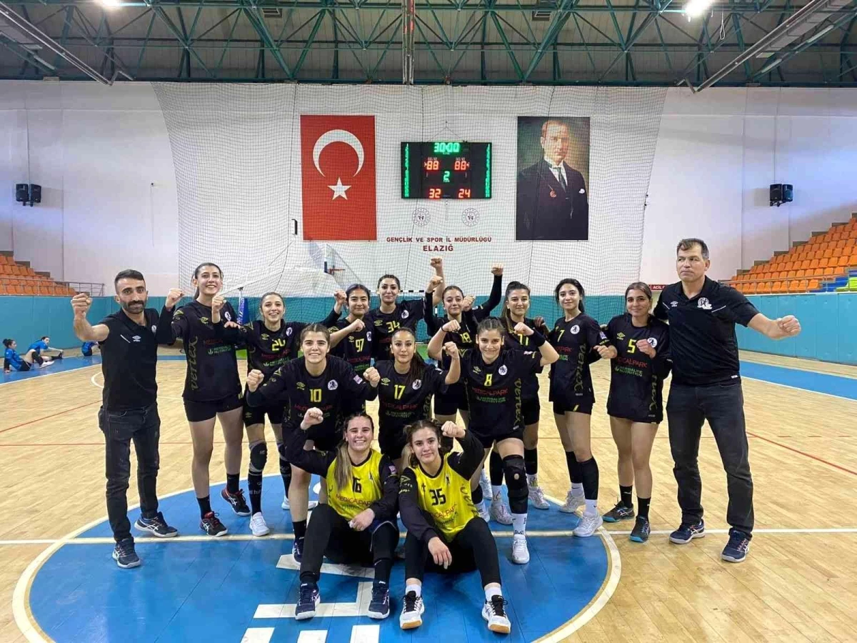 Hentbol Kadınlar 1. Ligi: Elazığ SYSK: 32 Aksaray Belediyespor: 24