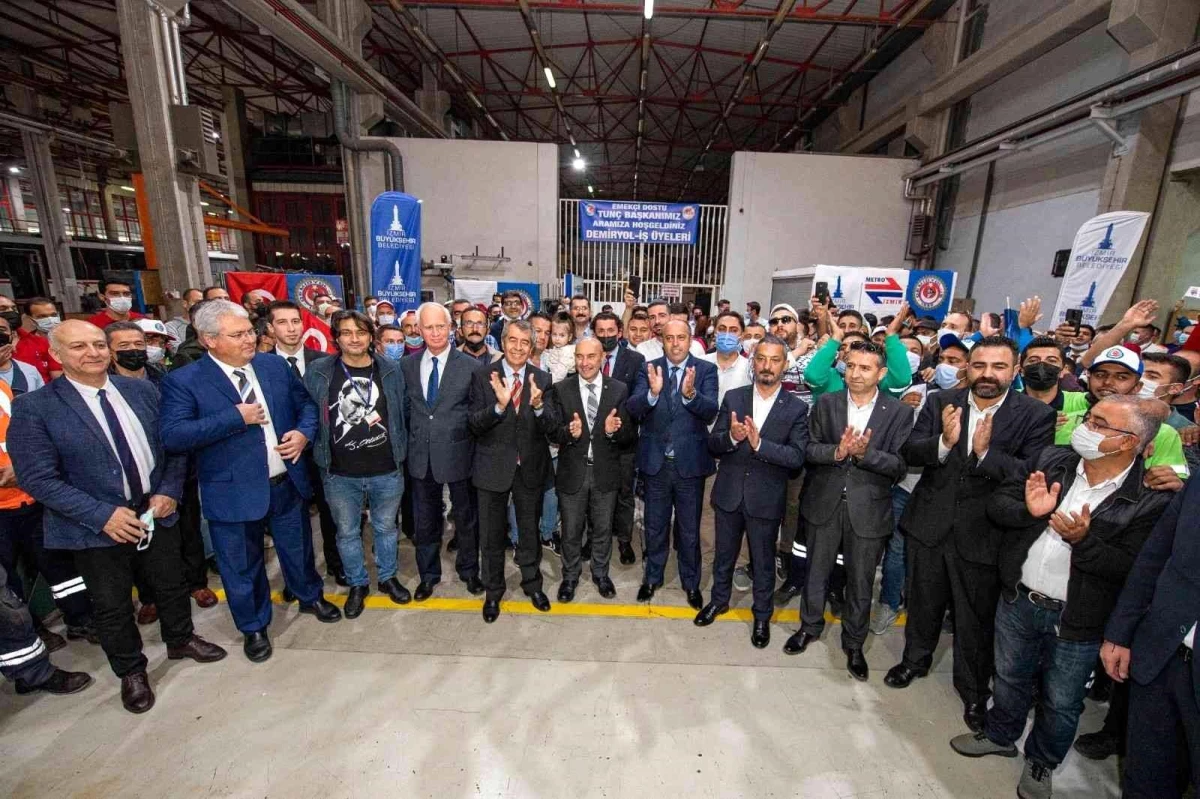 İzmir Metro A.Ş.\'de toplu iş sözleşmesi sevinci