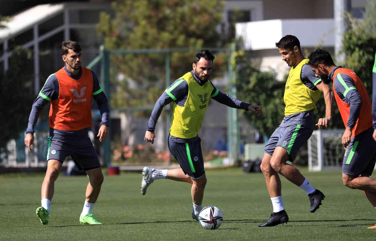 Konyaspor, Fenerbahçe maçı hazırlıklarına başladı