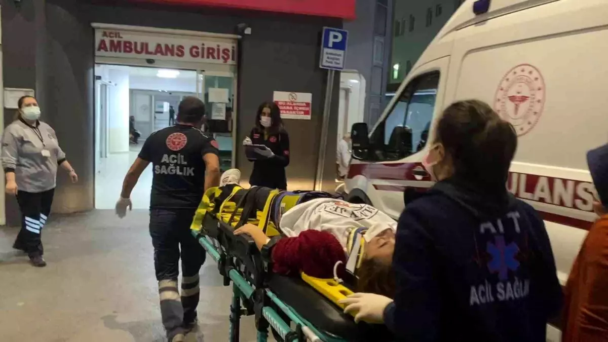 Motosikletli kuryenin çarptığı genç kadın yaralandı, şahıs kayıplara karıştı