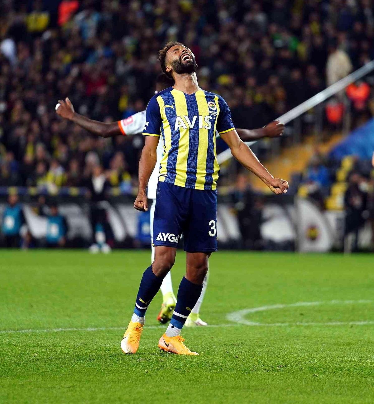 Nazım ıslıklandı!