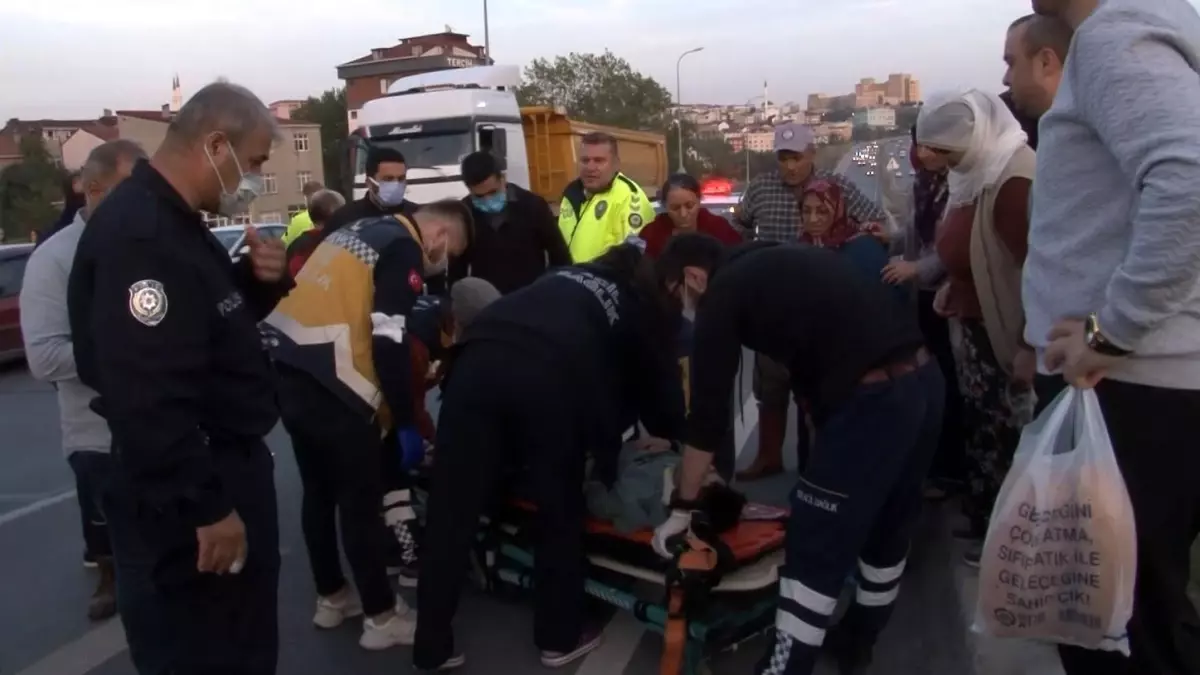 Otoyolda yolun karşısına geçmeye çalışan çocuğa otomobil çarptı