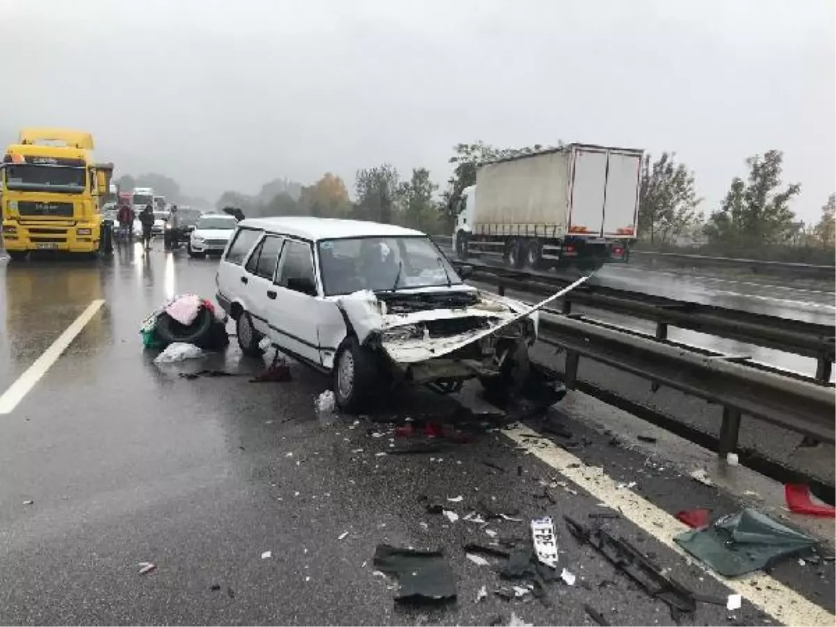 Sakarya\'da 27 araçlı zincirleme kazalar: 3\'ü ağır 17 yaralı