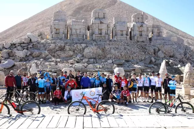 Cendere Köprüsü'nden Nemrut Dağı'na bisikletli tırmanış