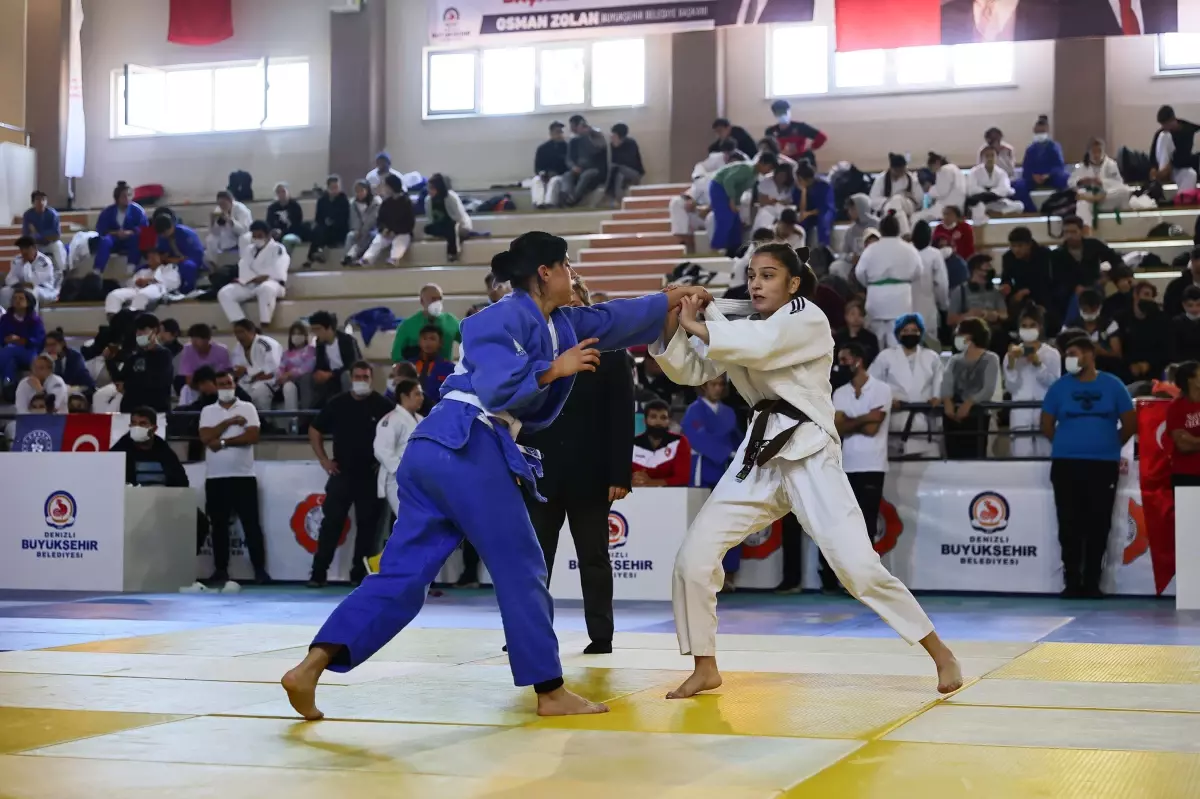 Denizli\'de 5. Cumhuriyet Judo Kupası müsabakaları yapıldı