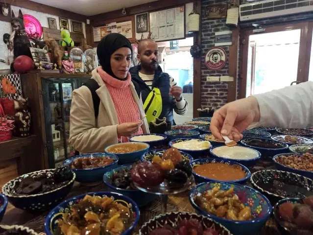 En acı biberden en tatlı reçelleri üretiyor