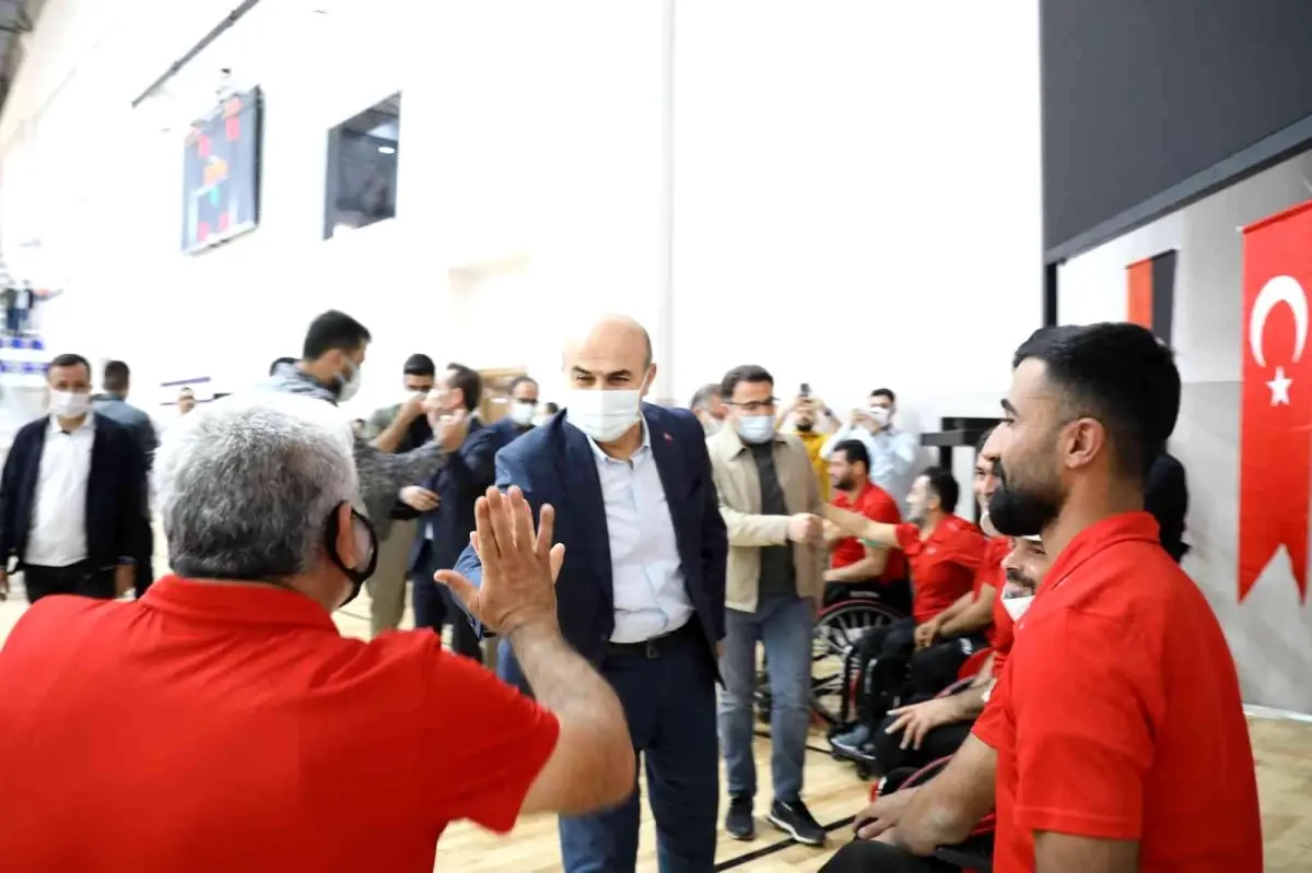 Gençlik ve Spor Bakanı Kasapoğlu\'ndan Engelliler Birliği Spor Kulübü Tekerlekli Sandalye Basketbol Takımına Destek