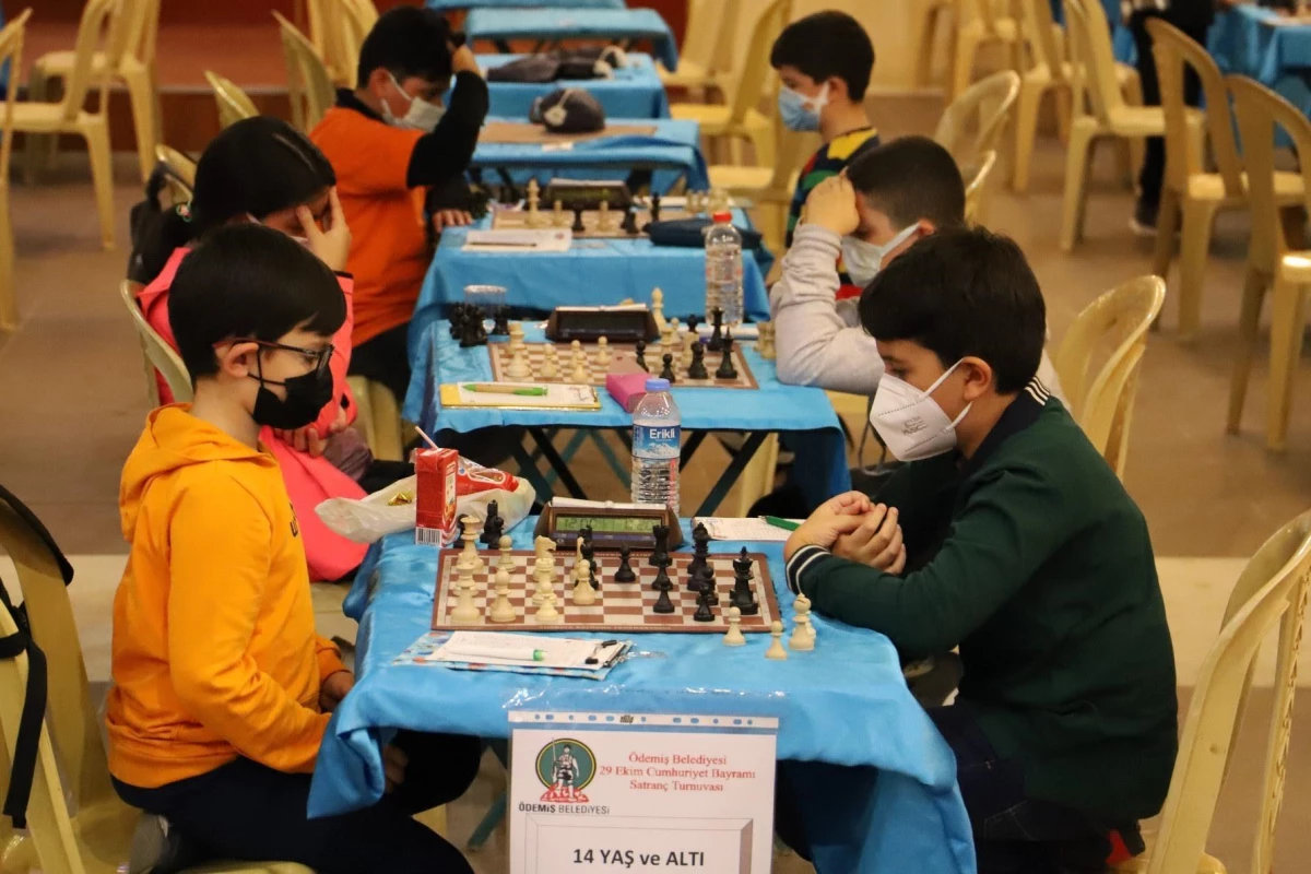 Cumhuriyet Bayramı Satranç Turnuvası tamamlandı