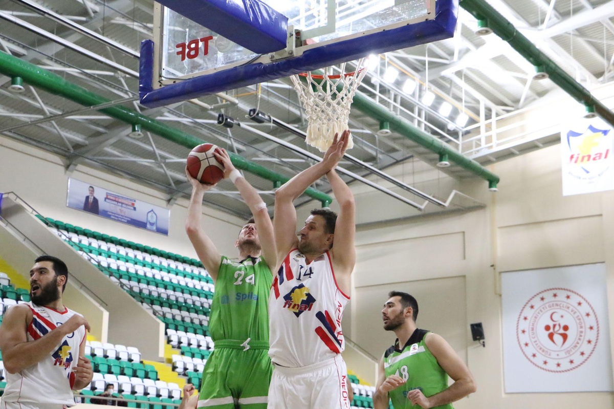 Finalspor: 83-Manisa BBSK: 80