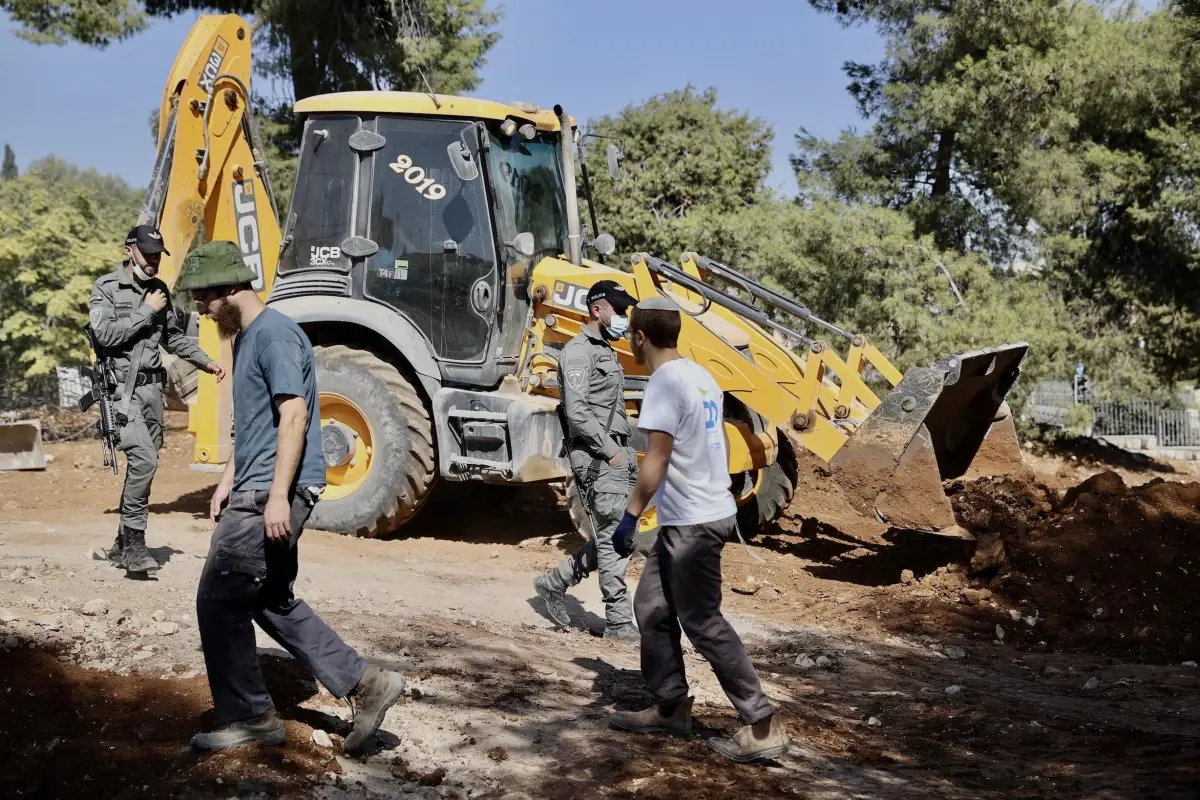 İsrail Kudüs\'teki Müslüman mezarlığında park yapım çalışmasına başladı