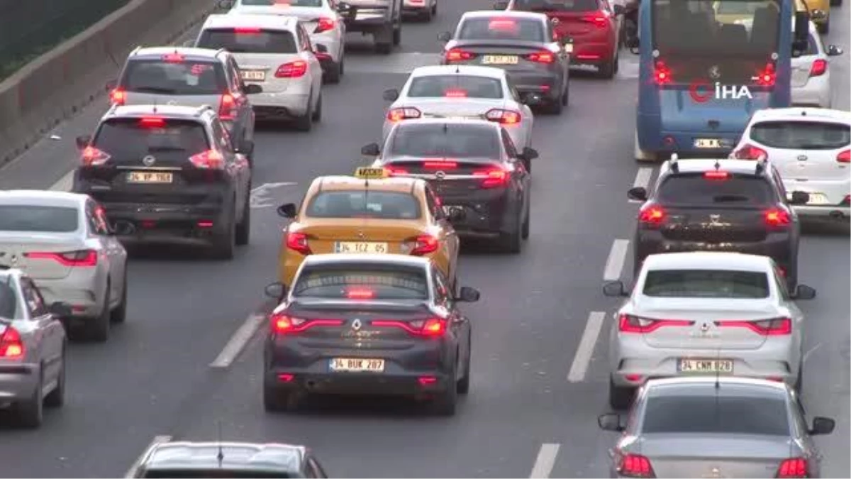 İstanbul\'da haftanın ilk iş gününde trafik yoğunluğu