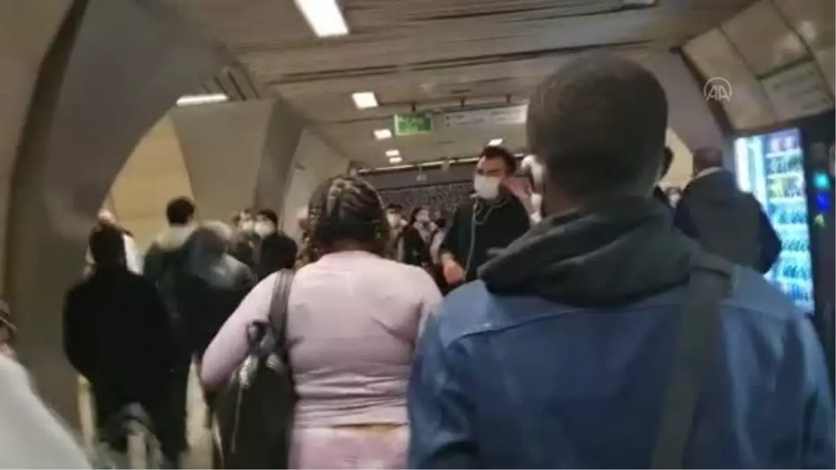 Maske takmayan yabancı uyruklu yolcu ve arkadaşı metrodan indirildi