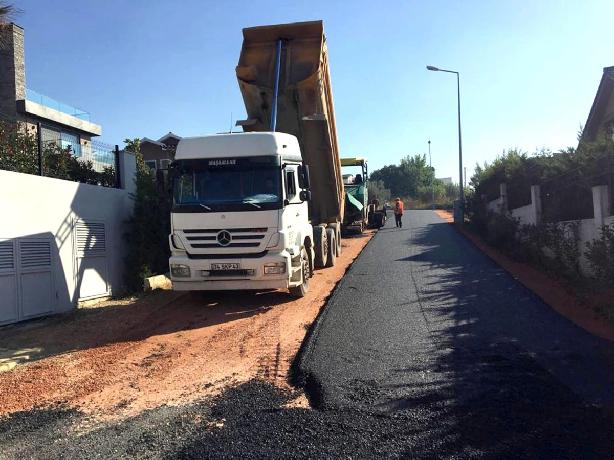 Nilüferköy\'ün yolları sıcak asfaltla kaplandı