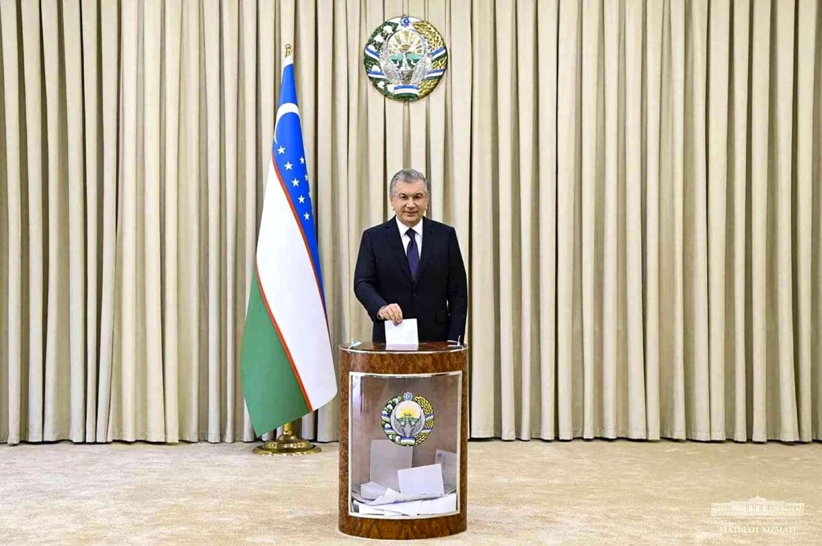 Özbekistan\'da Mirziyoyev yeniden cumhurbaşkanı seçildi