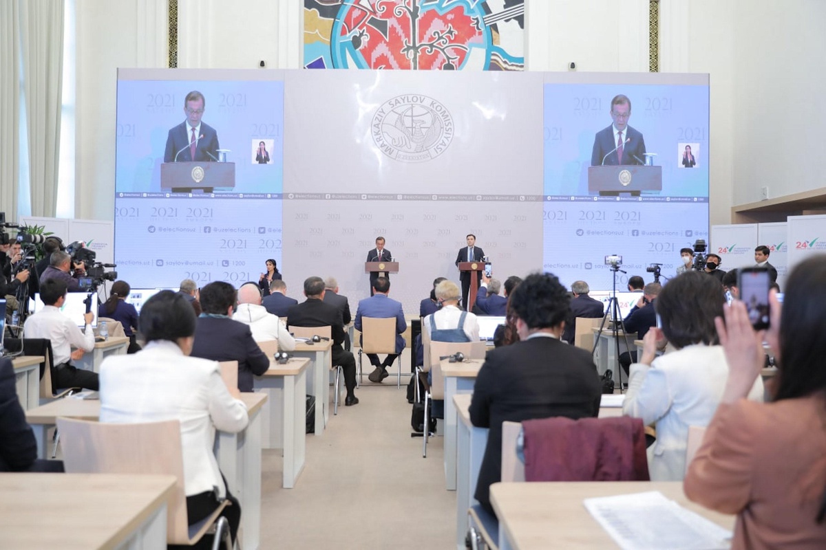 Özbekistan\'da yapılan seçimleri Cumhurbaşkanı Mirziyoyev yeniden kazandı