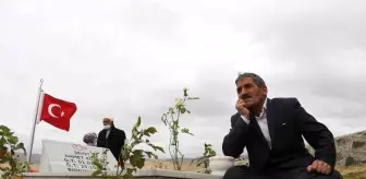 PKK tarafından katledilen 33 kişi mezarları başında anıldı