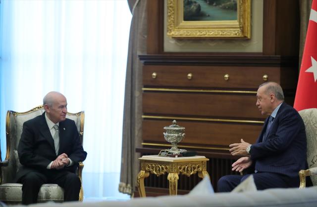 Cumhurbaşkanı Erdoğan ve Bahçeli görüşmesi başladı! Masada iki konu başlığı var