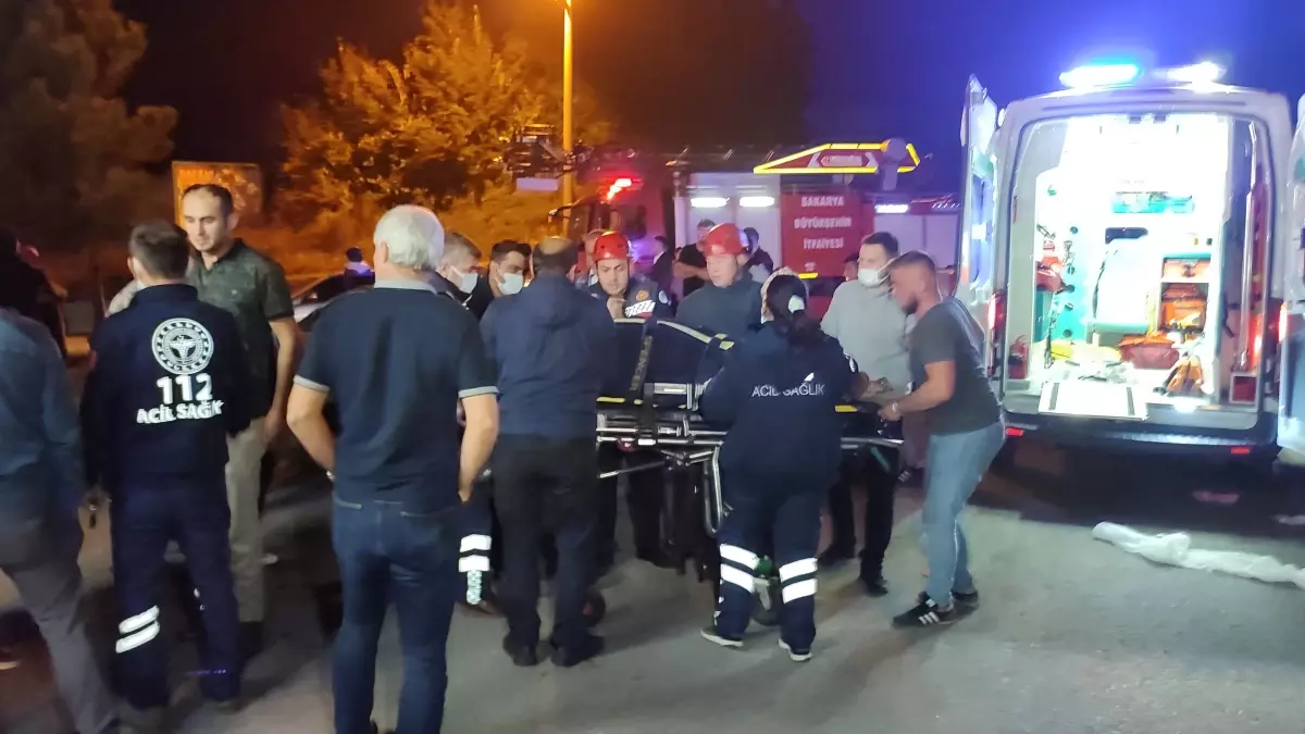 Sakarya\'daki trafik kazasında yaralanan anne hayatını kaybetti