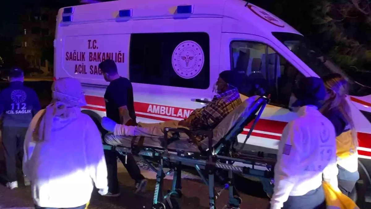 Yaşlı adam ısınmak isterken canından oluyordu