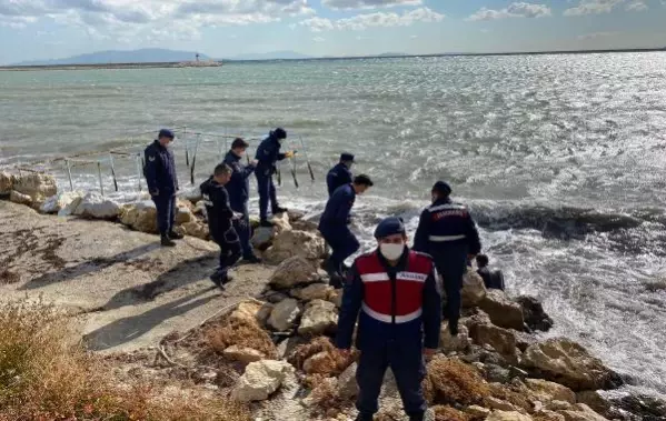 Alabora olan botta kaybolan Muaz, denizden ve havadan aranıyor(2)