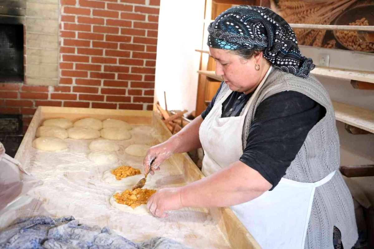 Annesinden öğrendiği 100 yıllık yöresel ekmek sayesinde kendi işini kurdu