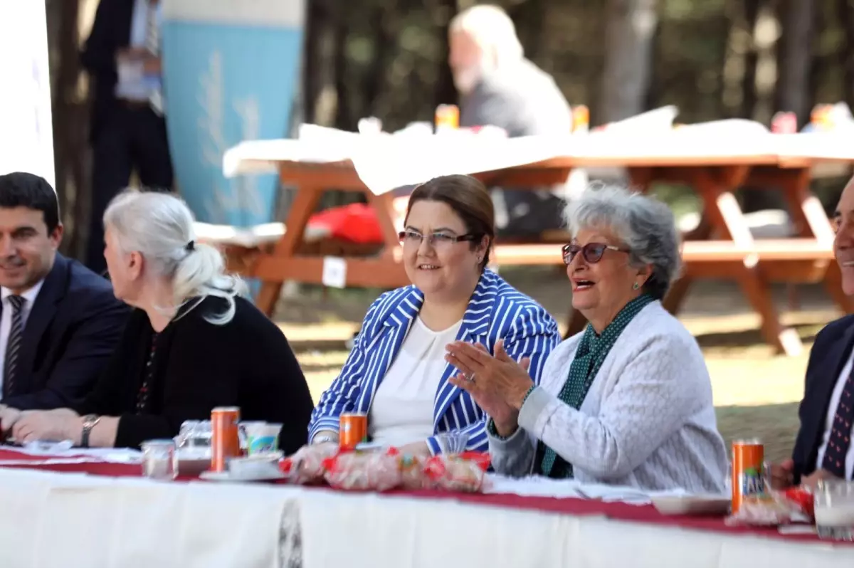 Bakanımız Derya Yanık: "2023 Yıl Sonuna Kadar Toplamda 2 Bin 320 Kapasiteli 23 Huzurevini Hizmete Açacağız"