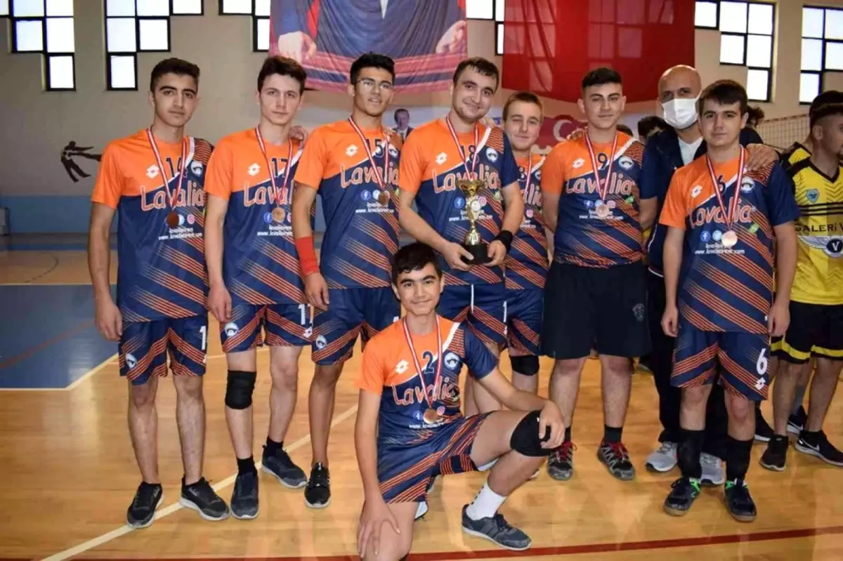 Cumhuriyet kupası erkekler voleybol turnuvası sona erdi