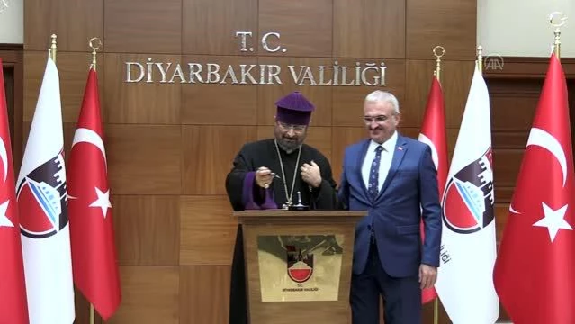 DİYARBAKIR - Türkiye Ermenileri Patriği Sahak Maşalyan'dan Vali Karaloğlu'na ziyaret