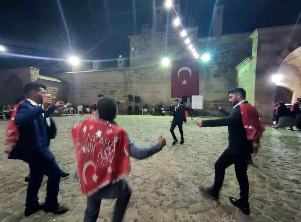 Son dakika haber... Dögerli asker adayları asker gecesinde moral depoladılar