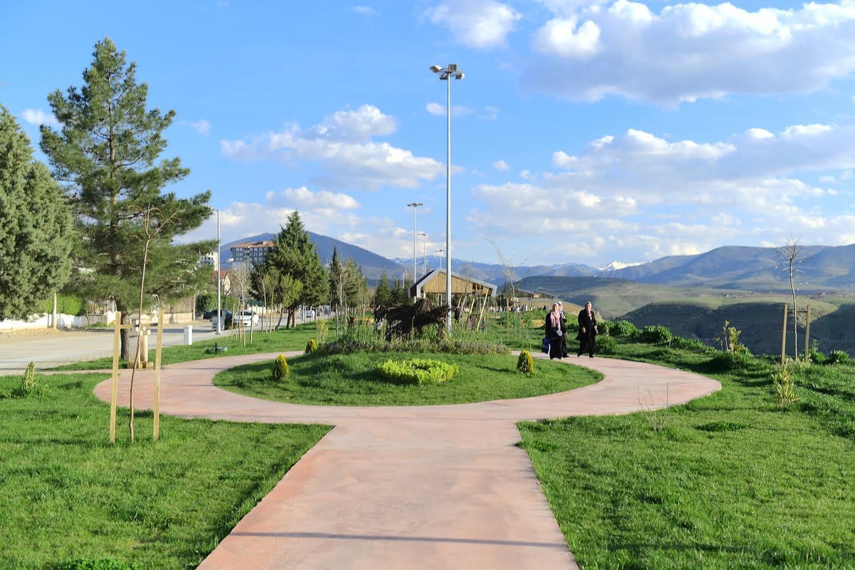 Yeşilyurt\'ta, 2,5 Yılda 27 Milyon 105 Bin TL. Tutarında 23 Yeni Park