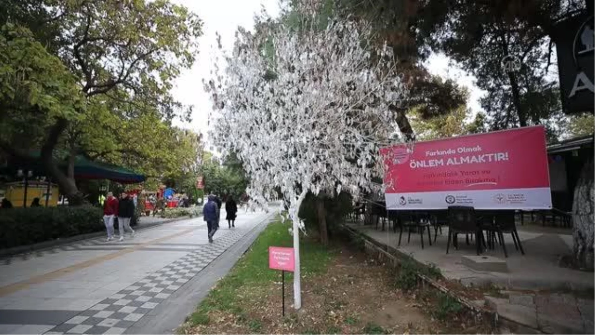 KIRKLARELİ - Meme kanserine "farkındalık ağacı" ile dikkat çekildi