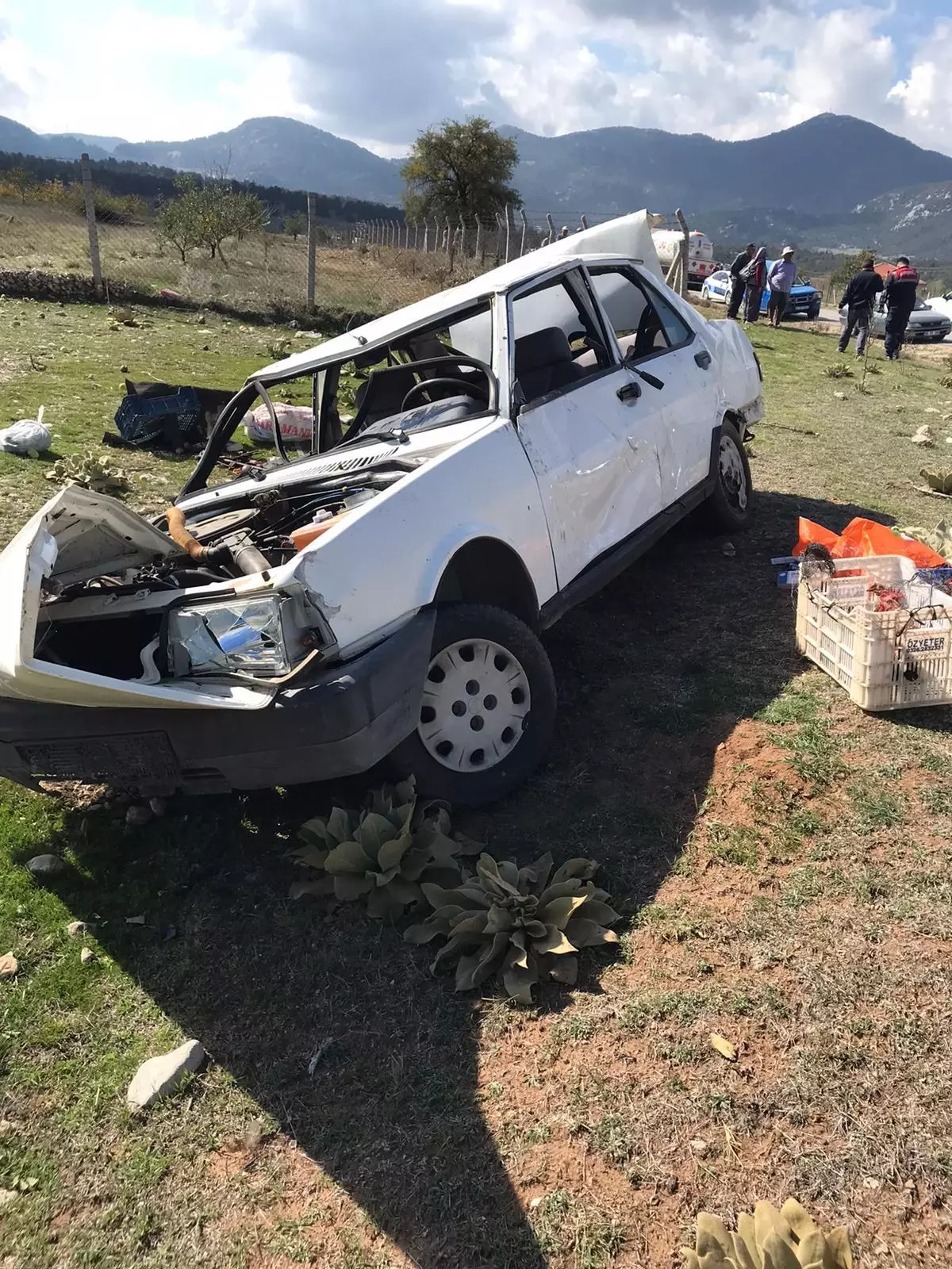 Muğla\'da yol kenarına devrilen otomobilde 1 kişi öldü 1 kişi yaralandı