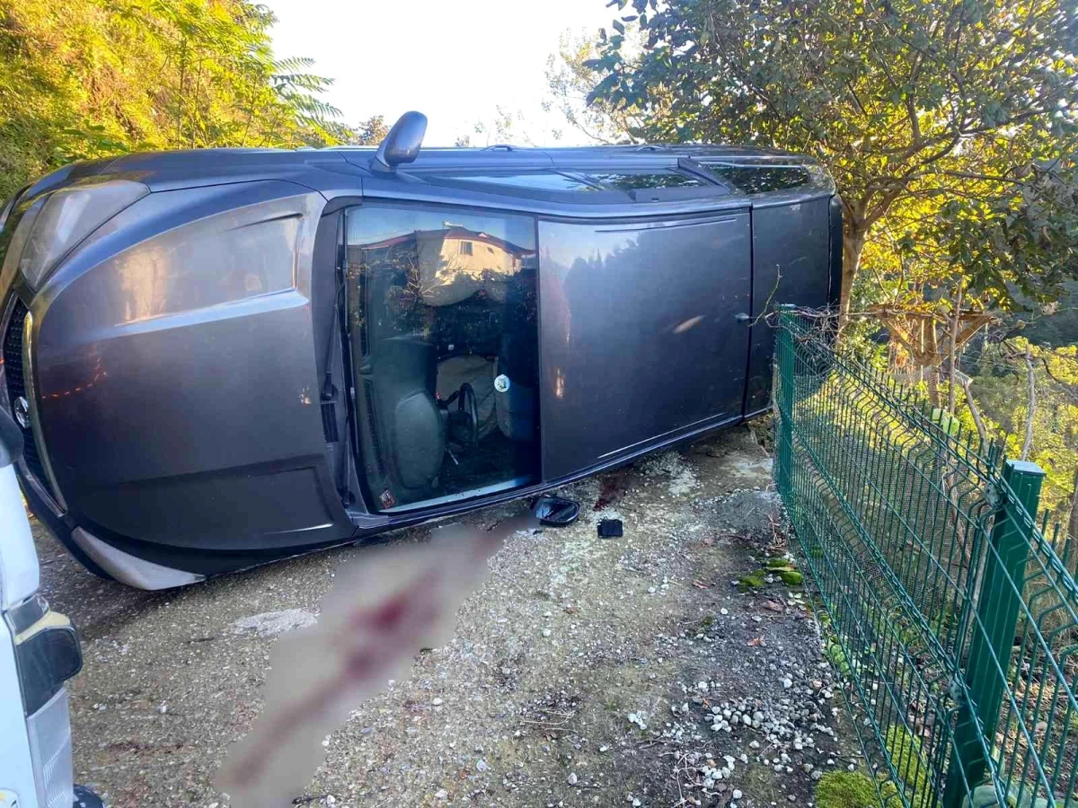 Rize\'de devrilen aracın sürücüsü ağır yaralandı