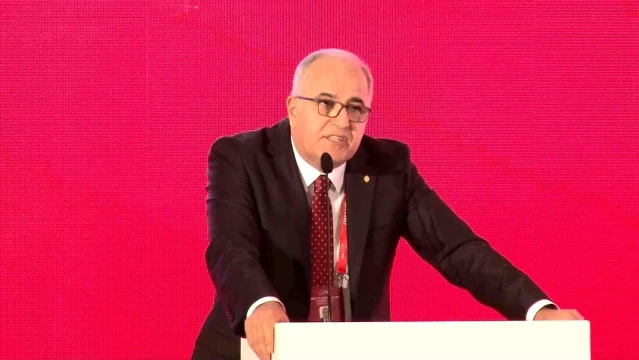 Türkiye Voleybol Federasyonu'nda Mehmet Akif Üstündağ yeniden başkan seçildi