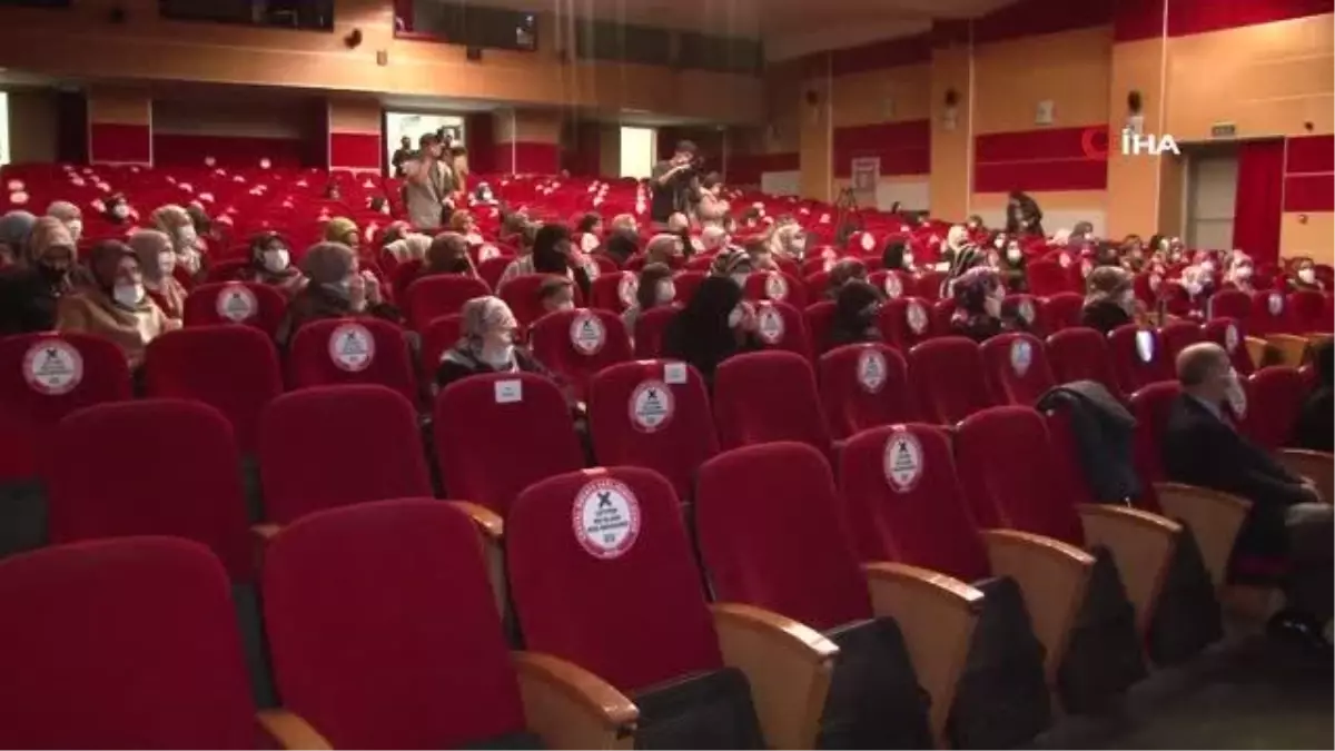 Bahçelievler\'de kadınlara meme kanseri hakkında seminer verildi