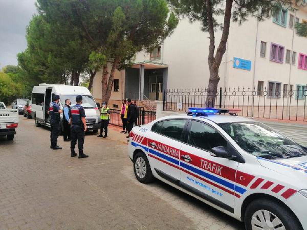 Çanakkale\'de 25 okul servis aracı trafikten men edildi