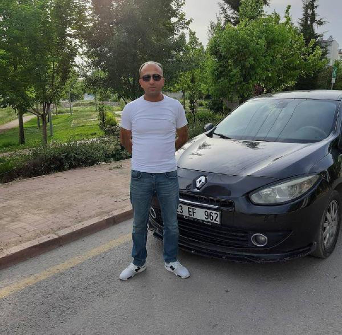 Çay ocağında husumetlisini öldürdü