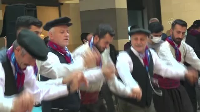 DİYARBAKIR - Trabzon'dan gelen heyet Diyarbakır'da Karadeniz rüzgarı estirdi