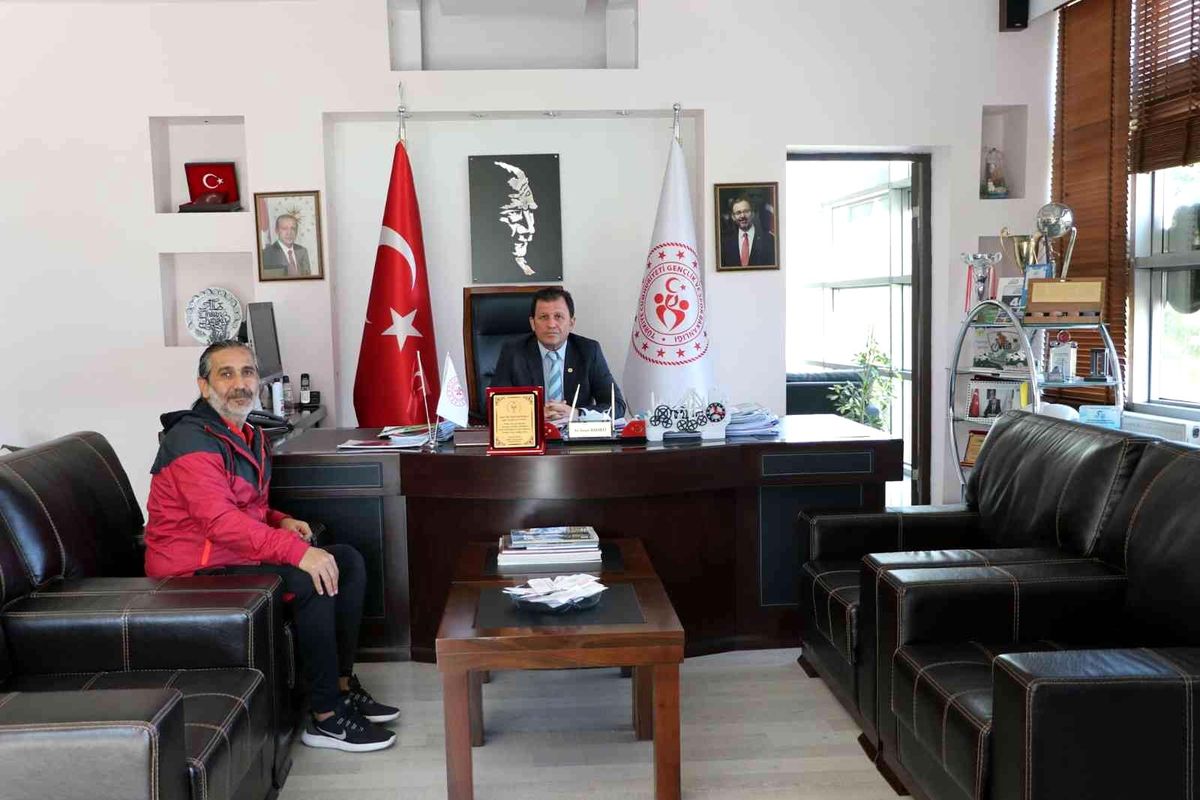 Down Sendromlular Futsal Milli Takım Antrenörü\'nden Kabakcı\'ya ziyaret
