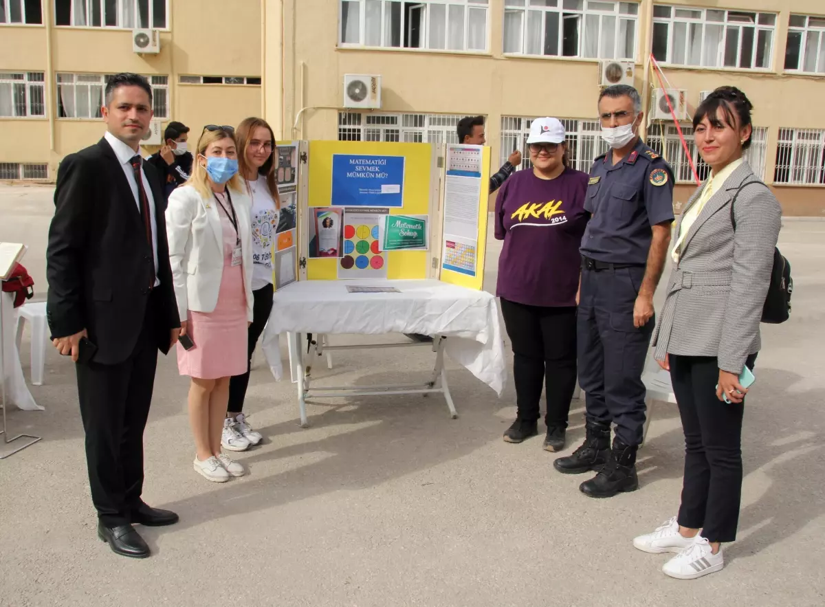 Erdemli Akdeniz Anadolu Lisesi, 25 projenin tanıtımını yaptı